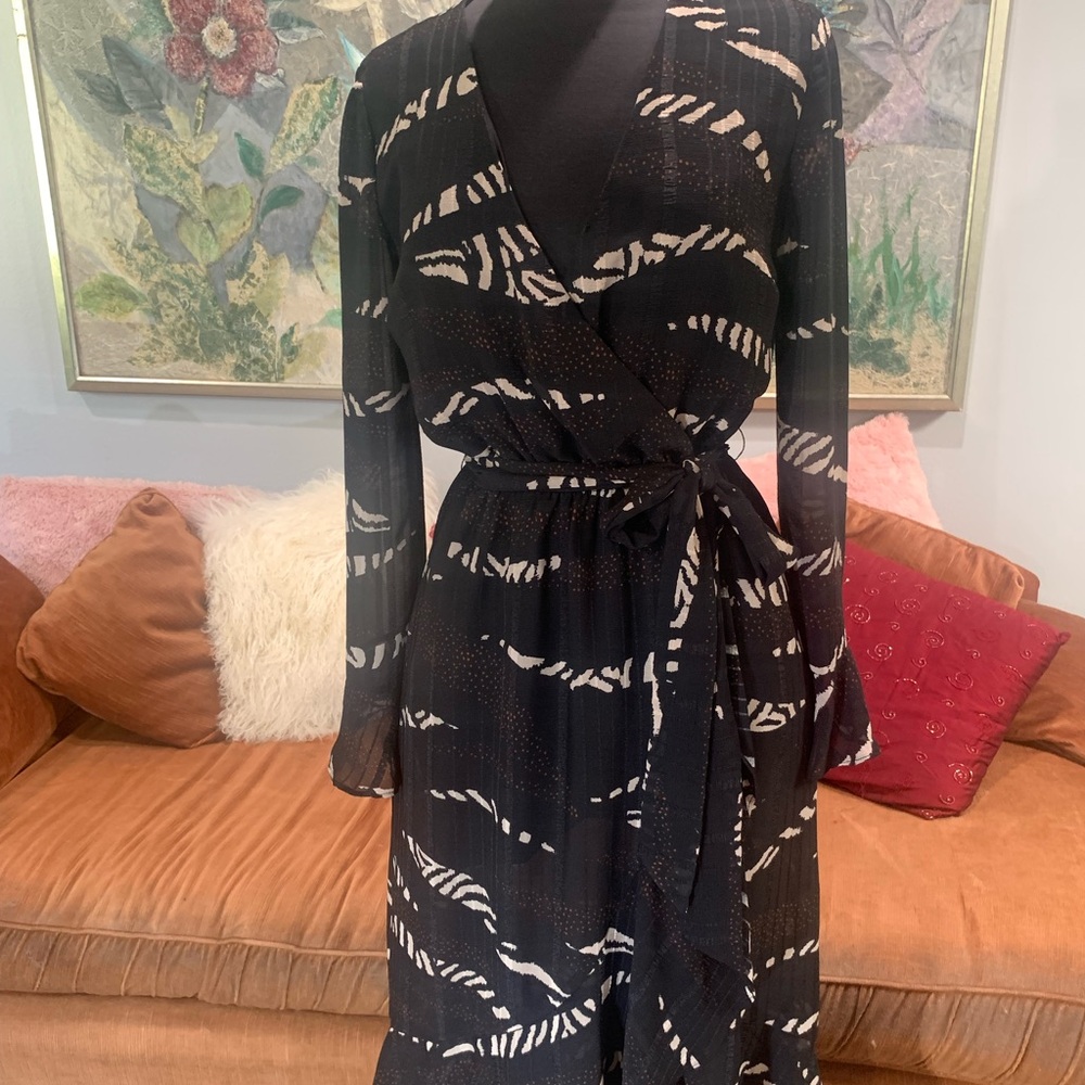 cupcakes & cashmere Black and White Midi Dress